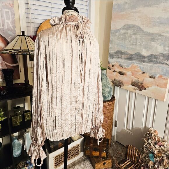 New H & M Gold Satin Crinkle Style High Neck Statement Blouse. - Picture 6 of 14